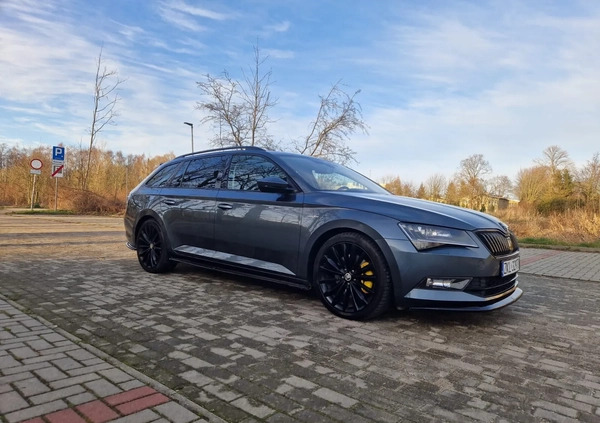 Skoda Superb cena 120000 przebieg: 111600, rok produkcji 2017 z Koluszki małe 106